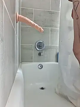 Snapshot of chillmfrs chatting on November 4, 2025, 6:12 am chillmfrs online show from November 4, 2025, 6:12 am