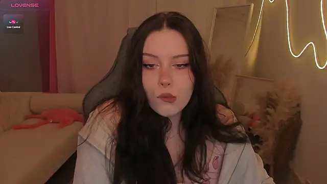 CoralineKeyns online show from February 18, 2026, 5:36 am