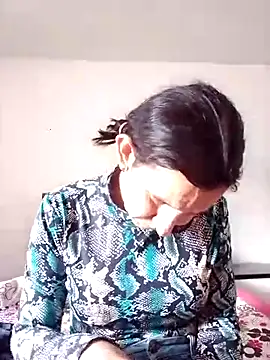 Cameron puppy online show from October 31, 2025, 7:48 pm