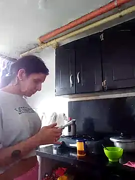 Cameron puppy online show from November 13, 2025, 4:39 pm