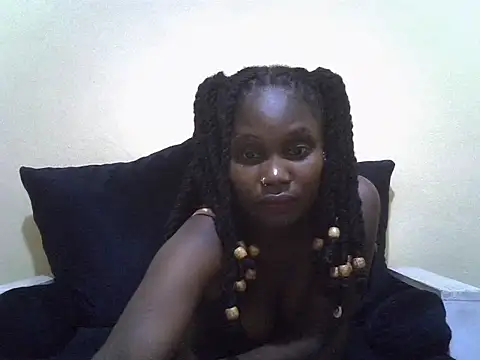 Snapshot of Zoya-Kay chatting on October 7, 2025, 11:57 pm Zoya-Kay online show from October 7, 2025, 11:57 pm