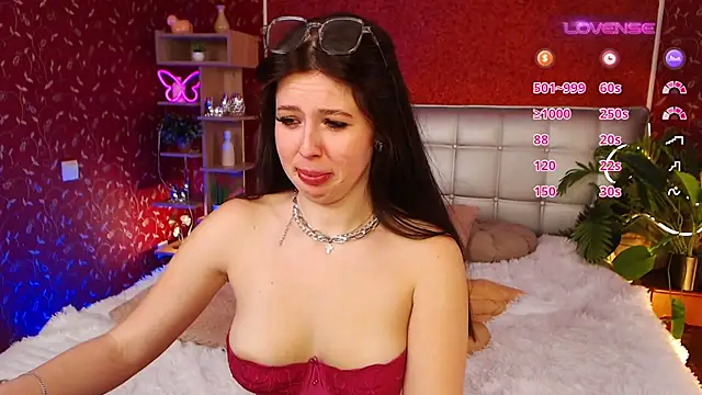 JulieHeets online show from February 15, 2025, 11:28 am