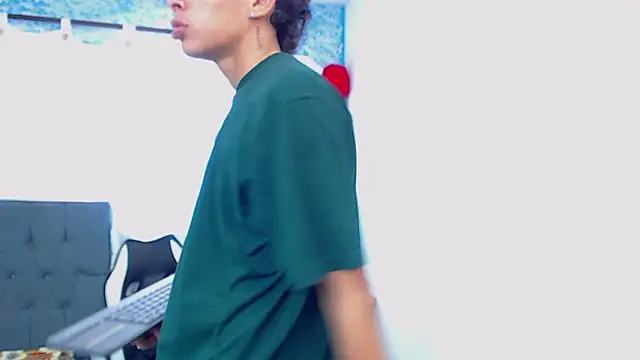 Snapshot of Harry_jhonsson chatting on February 10, 2026, 9:08 pm Harry jhonsson online show from February 10, 2026, 9:08 pm