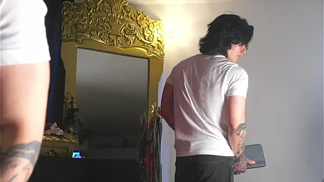 dantecoppolaa  online show from December 29, 2024, 10:03 pm