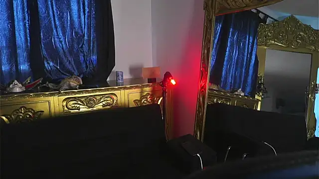 dantecoppolaa  online show from January 5, 2025, 5:51 pm