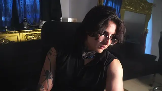 dantecoppolaa  online show from February 9, 2025, 4:50 pm