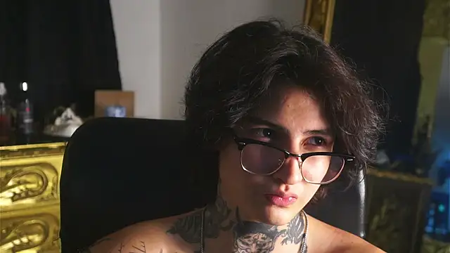 dantecoppolaa  online show from February 20, 2025, 1:57 am