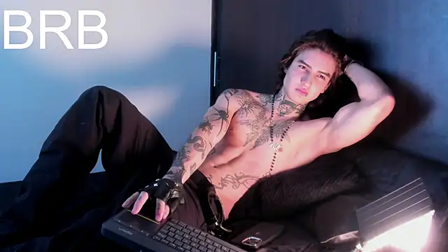 dantecoppolaa  online show from March 9, 2025, 4:22 pm