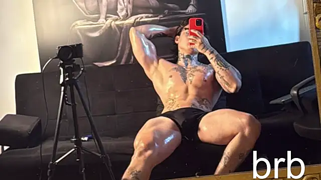 dantecoppolaa  online show from September 22, 2025, 11:07 pm