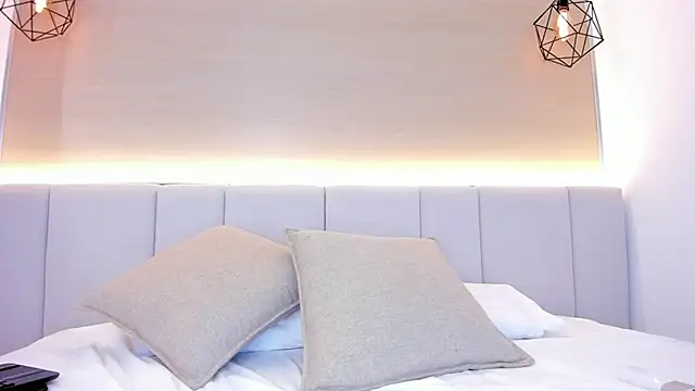 aprilalen online show from November 20, 2025, 7:30 am