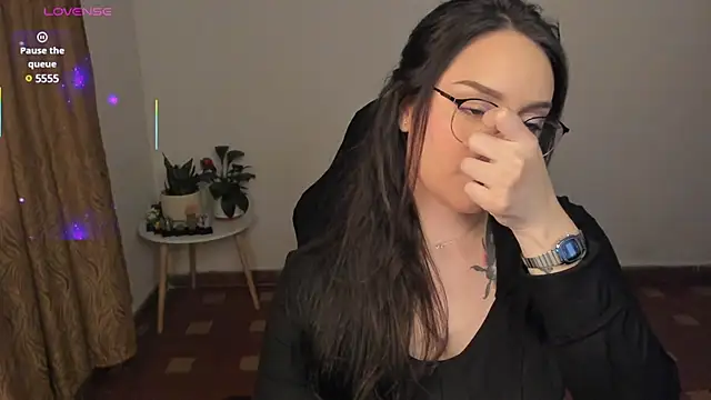 Snapshot of anaveleeez chatting on March 6, 2025, 12:10 am anaveleeez online show from March 6, 2025, 12:10 am