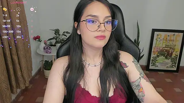 Snapshot of anaveleeez chatting on October 18, 2025, 2:36 am anaveleeez online show from October 18, 2025, 2:36 am