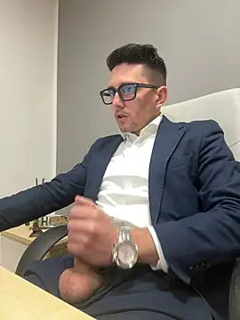 masterboss  online show from February 10, 2025, 12:39 pm