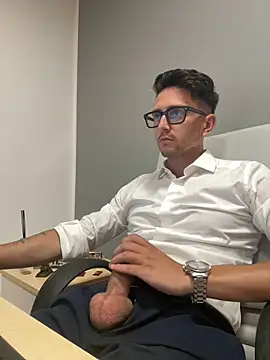 masterboss  online show from September 15, 2025, 11:32 am