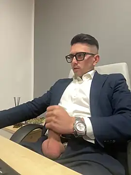 masterboss  online show from December 5, 2025, 12:47 pm