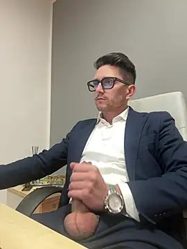 Snapshot of masterboss_ chatting on February 19, 2026, 12:45 pm masterboss online show from February 19, 2026, 12:45 pm