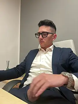 Snapshot of masterboss_ chatting on February 24, 2026, 12:58 pm masterboss online show from February 24, 2026, 12:58 pm