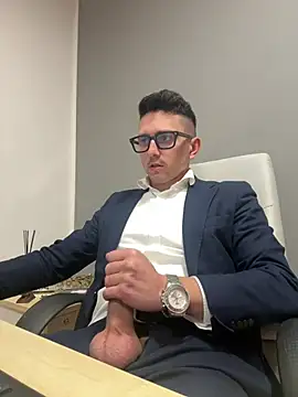 Snapshot of masterboss_ chatting on March 9, 2026, 12:42 pm masterboss online show from March 9, 2026, 12:42 pm