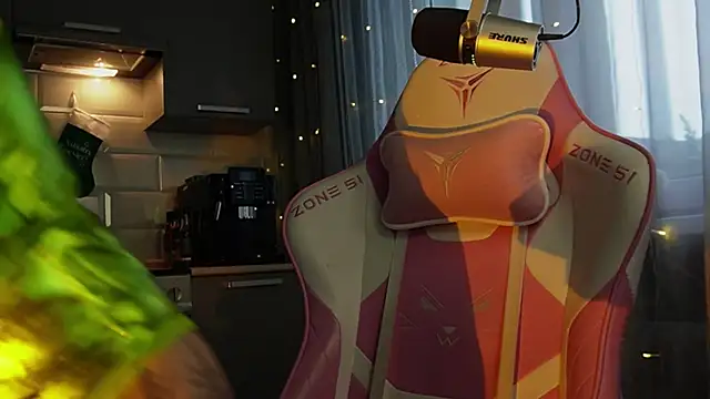 Snapshot of BOOLOCHKAA chatting on December 23, 2024, 8:33 am BOOLOCHKAA online show from December 23, 2024, 8:33 am