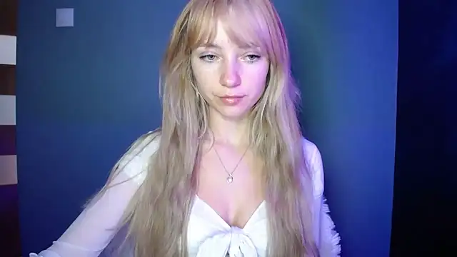 LuciaYoung online show from October 9, 2025, 6:44 am