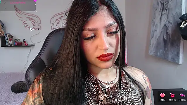 MissDennise online show from October 27, 2025, 4:55 pm