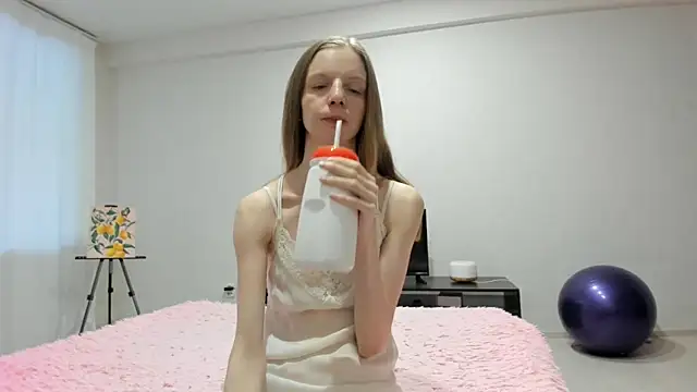 Snapshot of CarolHowward chatting on February 10, 2026, 4:05 am CarolHowward online show from February 10, 2026, 4:05 am