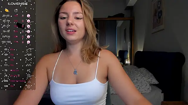 Snapshot of ThreeshaWhite chatting on September 13, 2025, 5:29 am ThreeshaWhite online show from September 13, 2025, 5:29 am