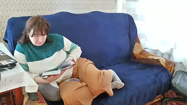 Snapshot of franceska_blue chatting on March 4, 2026, 10:10 am franceska blue online show from March 4, 2026, 10:10 am