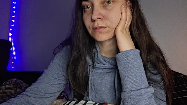 Snapshot of Cyndee_Winter chatting on December 20, 2024, 8:23 pm Cyndee Winter online show from December 20, 2024, 8:23 pm