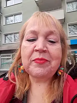 Blasflittchen online show from April 12, 2026, 5:51 pm