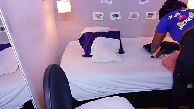 kiara evanss online show from April 25, 2026, 8:06 pm