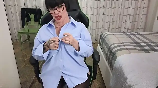   Nina online show from February 7, 2025, 2:58 pm