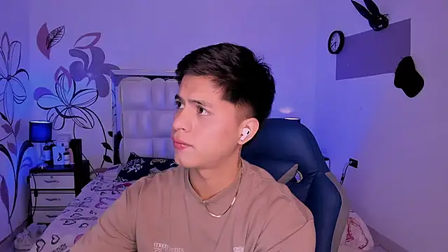 Niicky1  online show from December 12, 2024, 9:26 pm