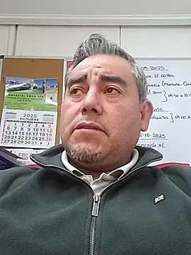 Snapshot of Manolete007x chatting on October 6, 2025, 10:18 pm Manolete007x online show from October 6, 2025, 10:18 pm