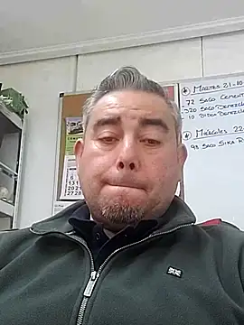 Snapshot of Manolete007x chatting on October 21, 2025, 10:32 pm Manolete007x online show from October 21, 2025, 10:32 pm