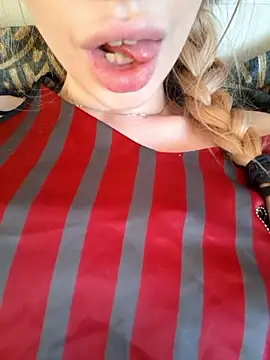 Elza kom online show from January 6, 2026, 8:29 am