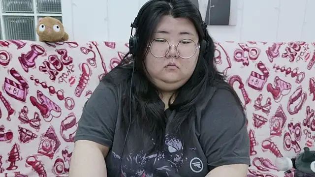 Snapshot of Nadine_asian chatting on February 14, 2026, 4:09 am Nadine asian online show from February 14, 2026, 4:09 am