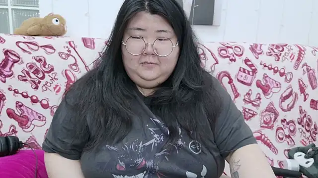 Snapshot of Nadine_asian chatting on February 15, 2026, 6:21 am Nadine asian online show from February 15, 2026, 6:21 am