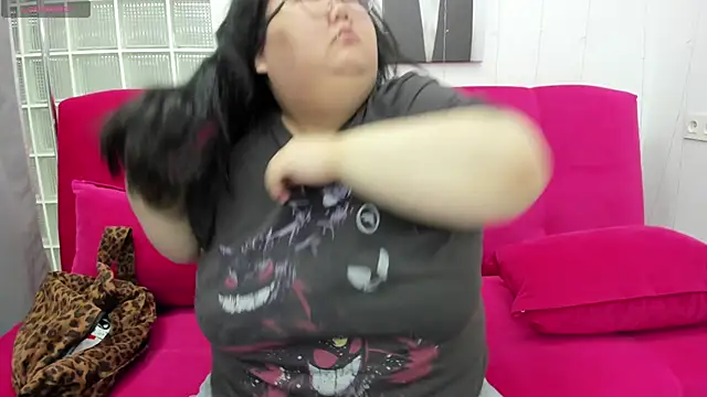 Snapshot of Nadine_asian chatting on May 28, 2026, 1:14 am Nadine asian online show from May 28, 2026, 1:14 am