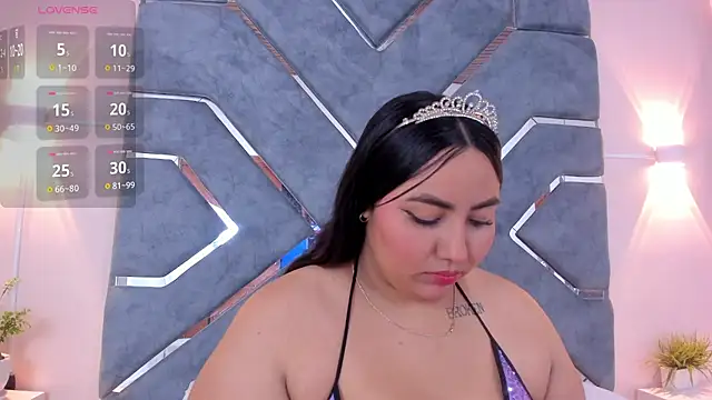 LucciaPorter online show from October 24, 2025, 9:33 pm