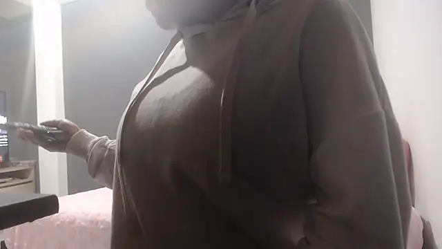 Snapshot of Janna099 chatting on February 3, 2026, 6:57 pm Janna099 online show from February 3, 2026, 6:57 pm