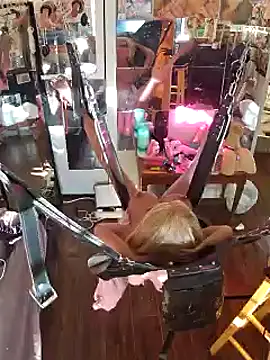 luvs2cumm69 online show from December 3, 2024, 7:55 pm