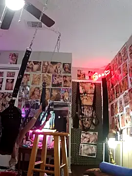 luvs2cumm69 online show from March 15, 2025, 11:29 am