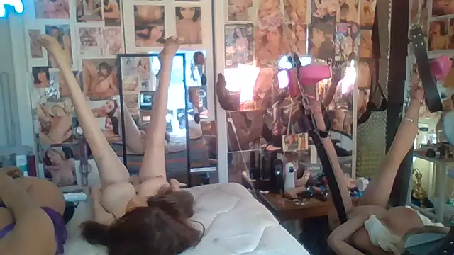 luvs2cumm69 online show from March 19, 2026, 4:33 pm