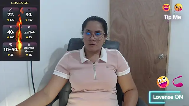 Snapshot of sweettmiah chatting on May 14, 2026, 8:26 pm sweettmiah online show from May 14, 2026, 8:26 pm