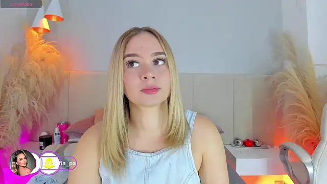 sofia pamela online show from February 10, 2026, 7:07 pm