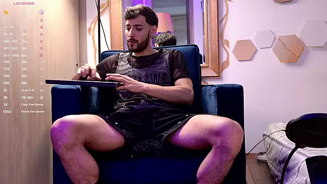 enzo herrera01 online show from February 27, 2025, 1:05 am