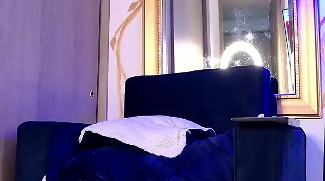 enzo herrera01 online show from March 21, 2025, 1:45 pm