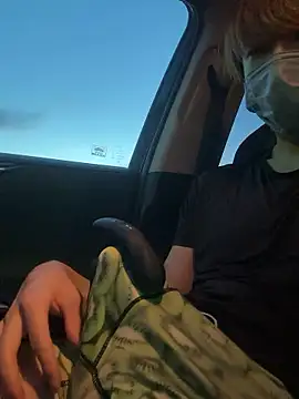 issy19 online show from September 15, 2025, 9:20 am