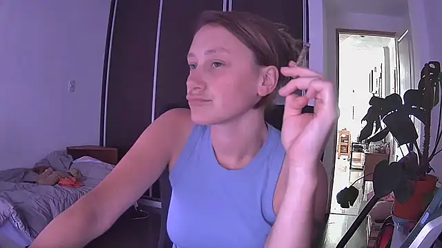 stupid babybird online show from December 19, 2025, 9:11 pm